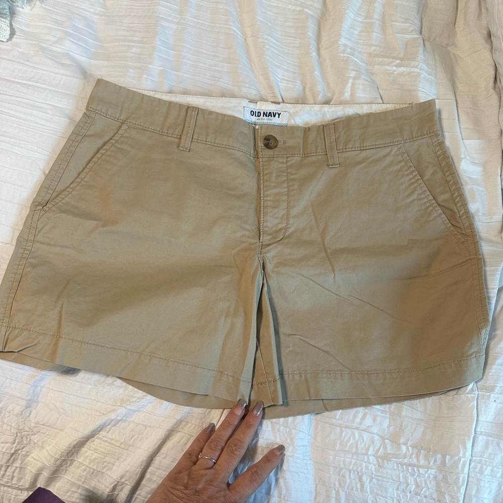 Old Navy Women's Tan Shorts